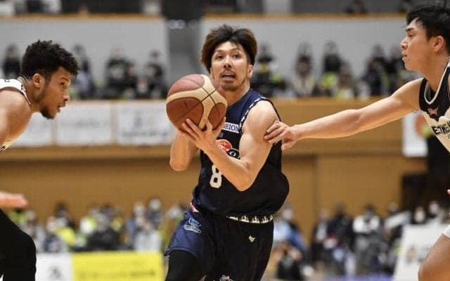 信州が三遠との接戦を制す…ベンチから出場の西山が17得点9アシストをマーク