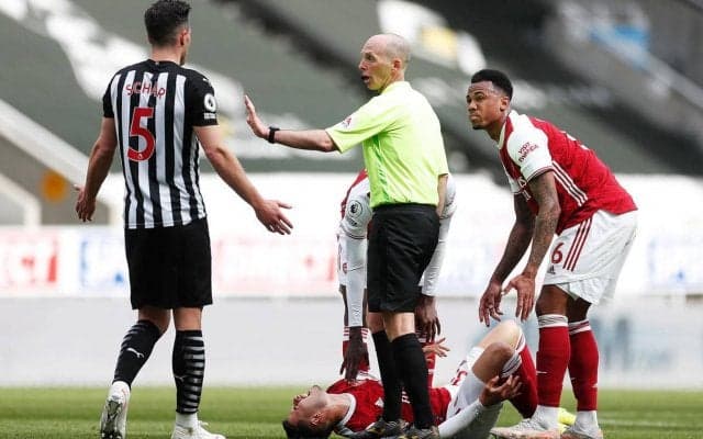 プレミアリーグ第34節アーセナル戦で一発退場のDFシェアは判定覆らず、3試合の出場停止に