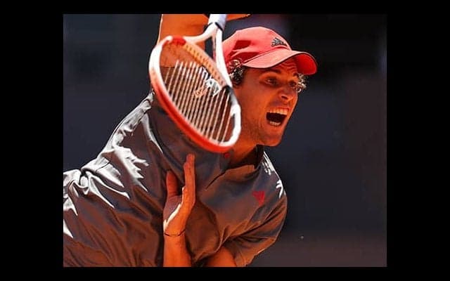  ティーム 逆転勝ちで4強入り 