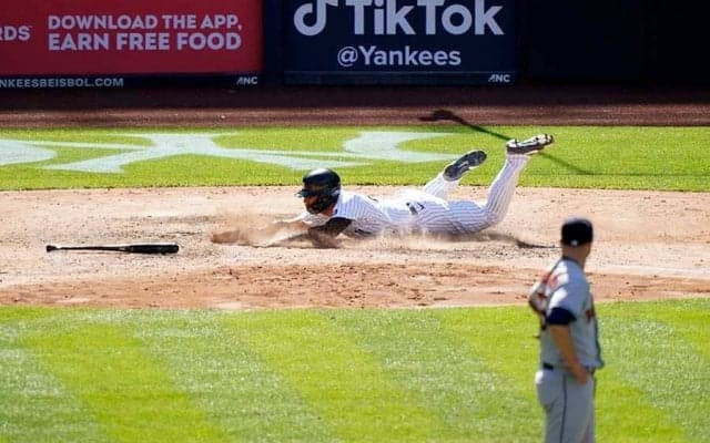 【MLB】なぜ内野安打で一塁から生還？　“お粗末守備”が招いた珍事に「何やってるんだ！」