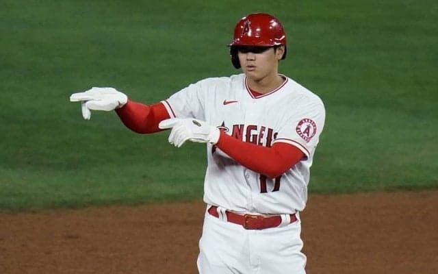 大谷翔平、“悪球打ち”のフェン直二塁打に米記者仰天「この球をもう少しで本塁打に…」
