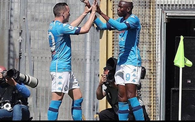 オシムヘンが4戦連発含むドッピエッタ! スペツィアに快勝のナポリが暫定2位に浮上!《セリエA》