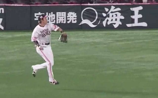 「突き刺すような」“レーザーギータ”発動にファン驚愕　「低い送球えぐいな」