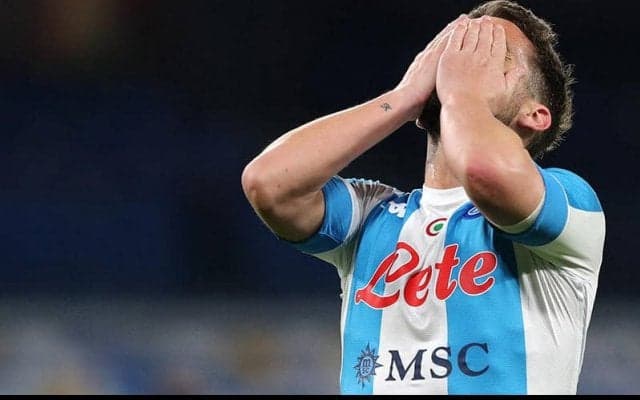 CL権争うナポリに痛手…メルテンスが右足首ねん挫、スペツィア戦途中出場で負傷交代