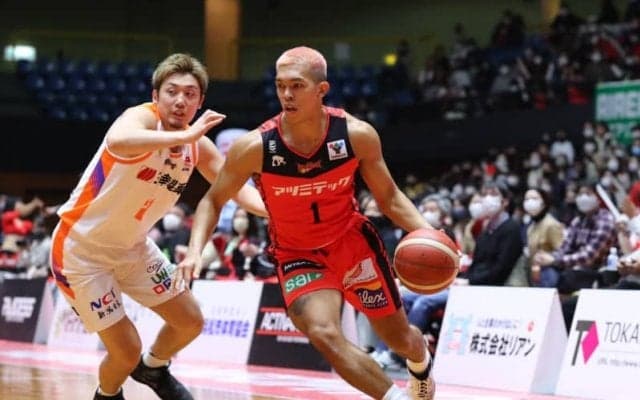 三遠ネオフェニックス、サーディ・ラベナとの契約継続を発表