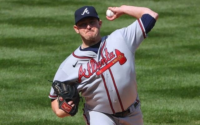 【MLB】「ポッターの魔法」　後頭部の打球を“ノールック併殺”する超美技に米興奮