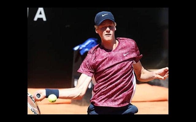  ナダル戦へ、シナー初戦突破 