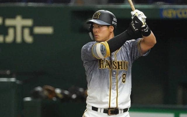 場外弾に看板直撃弾…佐藤輝明の攻略法は？　DeNAの救援2投手が示した“お手本”