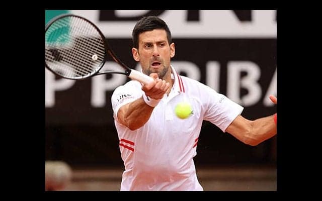 ジョコ 怒り見せるも16強入り