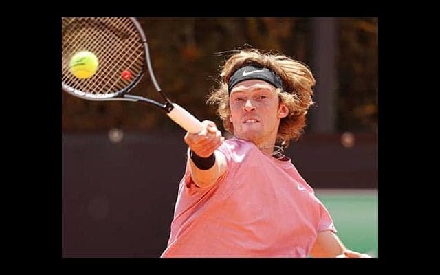  ルブレフ 苦戦も初戦を突破 