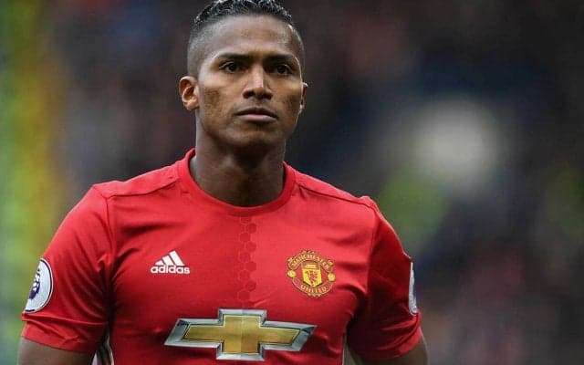 元ユナイテッドのキャプテン、バレンシアが35歳で現役引退「僕の体がこの決断を下すように…」