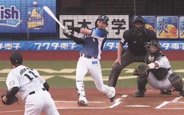 「こんな飛ばせるのか！」西武源田、今季1号は右翼席中段への先制特大アーチ