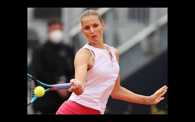  熱戦制し今季ツアー初4強 