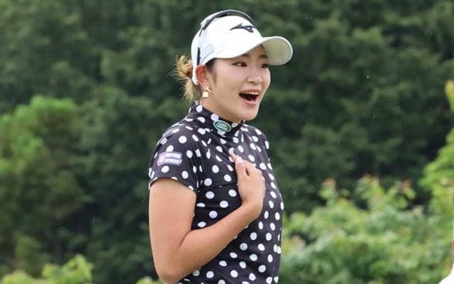 女子ゴルフ、第2日は雷雲接近で中断　原英莉花が3連続バーディー発進で暫定首位浮上