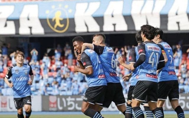 川崎1強時代はJリーグの魅力を損なわせるか？　優勝争いは早々に消えかけ…「光と影」