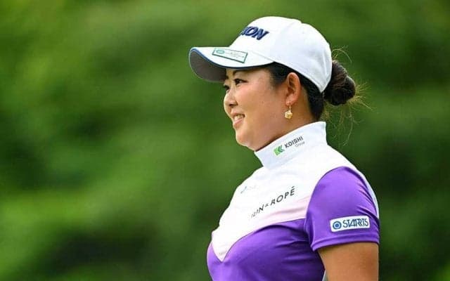 10戦7度予選落ちからV争い　淺井咲希が気分転換で首位「シューズ10足洗ってすっきり」