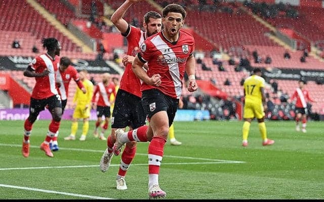 セインツが快勝で2連勝!　南野拓実は右サイドで先発しチャンスメークで存在感《プレミアリーグ》