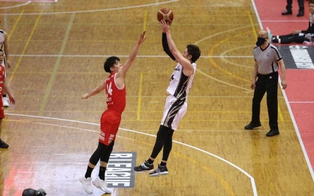 佐藤卓磨の“金丸封じ”が的中した千葉ジェッツが100点ゲームでシーホース三河を粉砕！