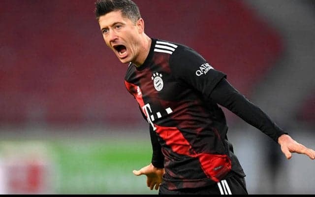 レヴァンドフスキがゲルト・ミュラーの大記録に並ぶ！ 49季ぶりの40発到達者に