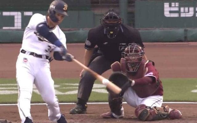 ポテトも吹き飛ばす一撃　オリ吉田正、田中将から打った逆転3ランが「マジで凄い」