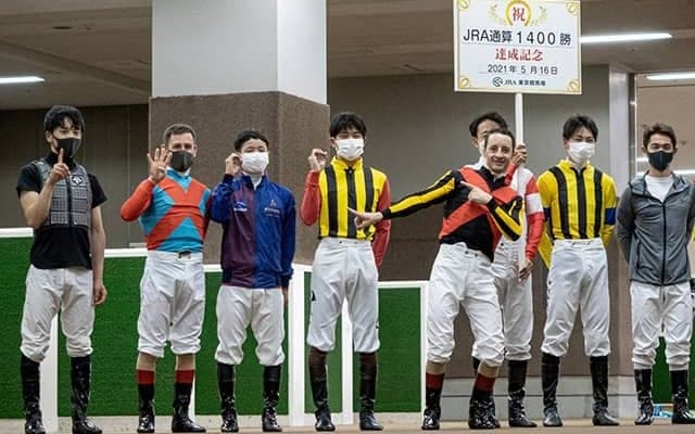 ルメール騎手が史上最速JRA通算1400勝「全てが大事なレース」