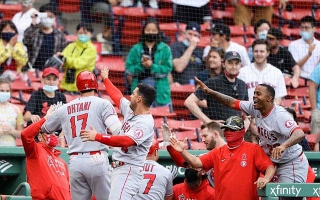【MLB】大谷翔平、9回土壇場で逆転2ラン　指揮官もベンチも大興奮「火山のように爆発した」
