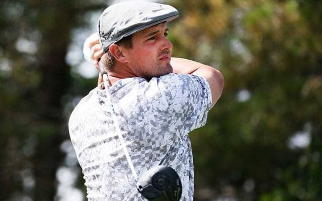 デシャンボー、4ホール連続330y超　実況席も笑うビッグドライブ集に米反響「ロケット」