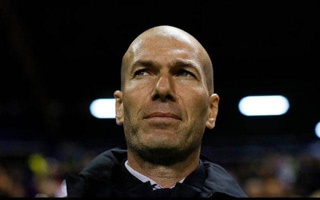 ジダン、退任伝達報道を否定 「命がけで戦う最中にどう伝えれば良いのか」