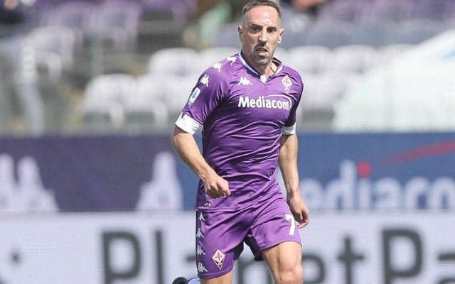 「DFがおもちゃに」衰え知らずリベリの“あり得ない”ドリブルテクに脚光「何回抜いたんだ？」