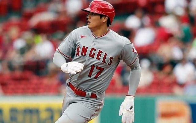 【MLB】大谷翔平を強く祝福　V2ラン直後の“熱狂ベンチ”に米記者「興奮したオオタニが最高」