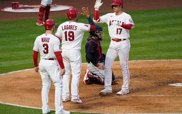 【MLB】大谷翔平は「スーパーヒューマン」　高めの“悪球打ち”13号3ランに米記者も驚き隠せず