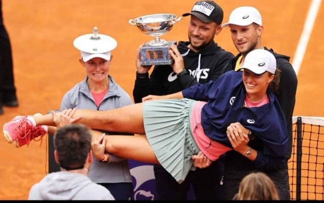 5年ぶりの偉業！シフィオンテクがダブルベーグルで優勝［WTA1000 ローマ］