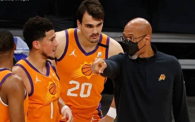 サンズをプレーオフへと導いたモンティ・ウィリアムズHCがNBCAの最優秀コーチ賞に選出