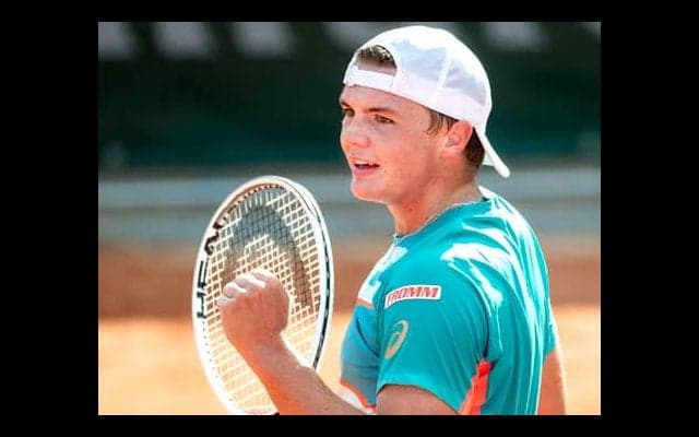 18歳 元世界3位チリッチ破る