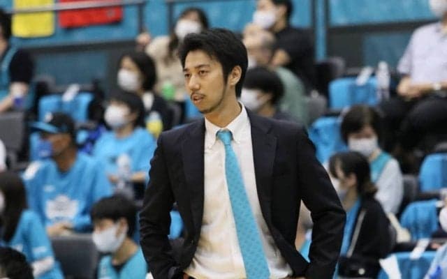 京都が小川伸也HCとの契約継続を発表「”熱京”をお届けできるように」