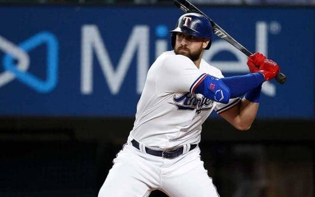 【MLB】一塁付近に“犯行現場”　転倒いじった刑事ドラマ風いたずらに米注目「笑える現場」