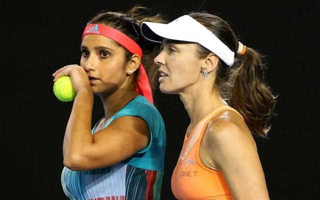 元世界女王の前に可愛すぎるボールボーイが登場！