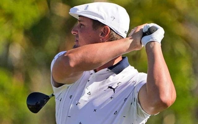 デシャンボー、巨大池越えの“凶悪パー3”で3mにピタリ！　米ファン称賛「現実離れ」