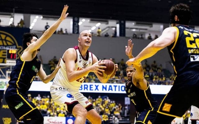 宇都宮の安齋HCは「CSは別物」…川崎の佐藤HCは「後2つ勝つしかない」