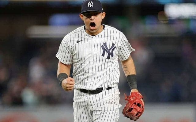 【MLB】わずか4秒で3アウト！　ヤ軍の超速トリプルプレーに米興奮「この動画見続けてしまう」