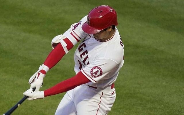 【MLB】大谷翔平が右前二塁打！　隙を逃さない驚異的走塁に米記者「この大男は走れるのだ」