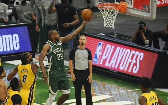 NBAプレーオフが開幕、バックスがヒートとの接戦制し白星スタート