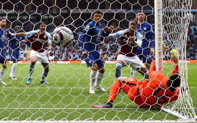 ポストに体を打ち付けたメンディ、トゥヘル監督は「肋骨に大きな痛みがある」