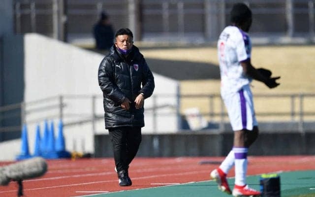 【J2首位交代!!(1)】京都「データ劣勢」でも「強い」！闘将チョウ・キジェ監督の「勝つ5枚代え」【戸塚啓のJ2のミカタ】