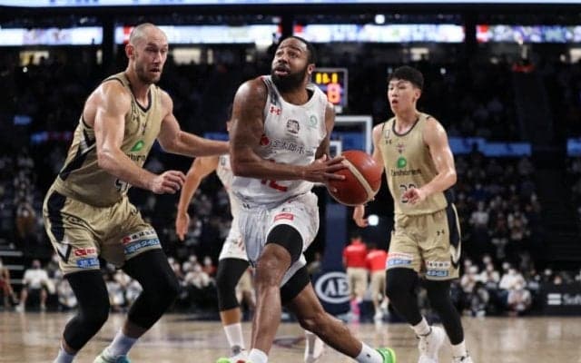 千葉が終盤の猛攻で琉球を破り、チーム史上3度目となるファイナル進出が決定！