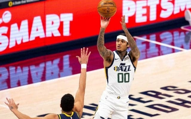 これまでの道のりを「タフだった」と語ったクラークソンが最優秀シックスマン賞を獲得