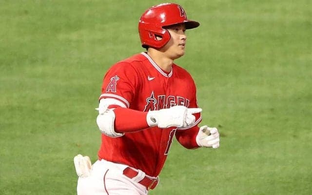 【MLB】大谷翔平が球団最速188キロ15号3ラン　本塁打争いトップに1本差、エ軍2連勝に貢献