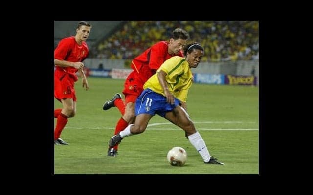 ロナウジーニョはコロナで母を失い体調が心配。2002年英雄たちのいま