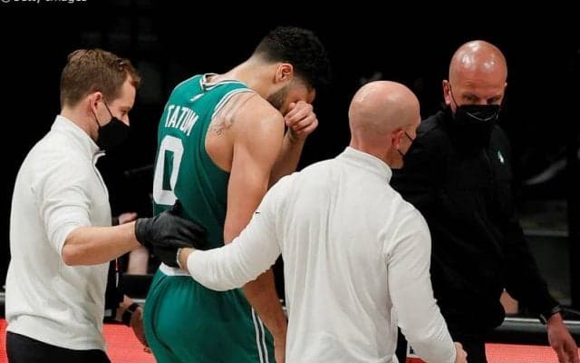 セルティックスのエース、ジェイソン・テイタムがネッツとの第2戦で右眼を負傷