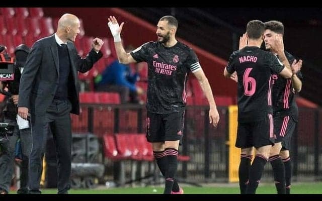 ジダンのレアル退任をベンゼマが否定「去ることはない」